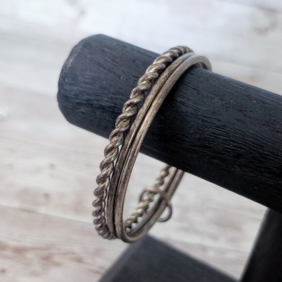 Vintage Bracelet 3 Bangles Linked Together - Fair Condition - Picture 1 of 11